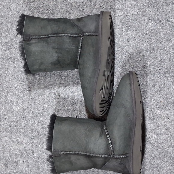 UGG Boots Short Black Lace Faux Fur Lined Girls Size 3 - Picture 6 of 9